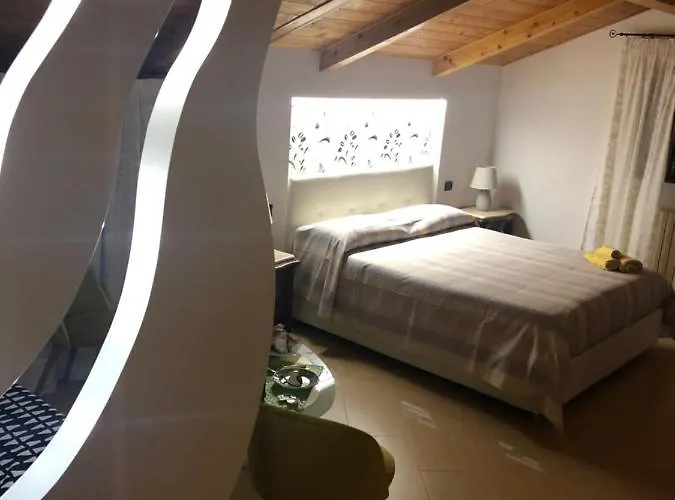 לינה וארוחת בוקר Lemons Coast 3*