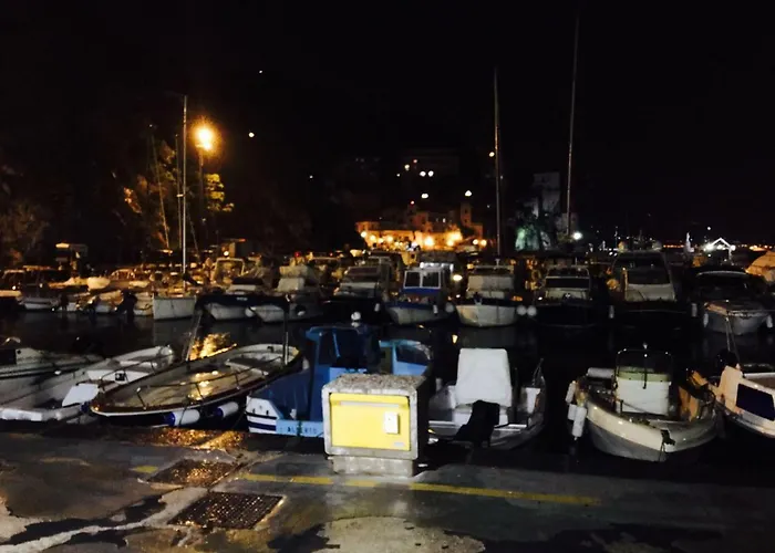 לינה וארוחת בוקר Lemons Coast צ'טארה