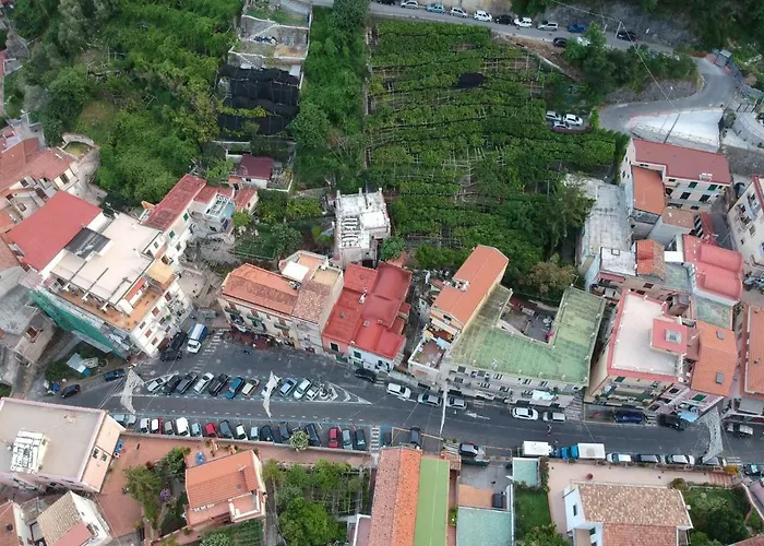 לינה וארוחת בוקר Lemons Coast צ'טארה